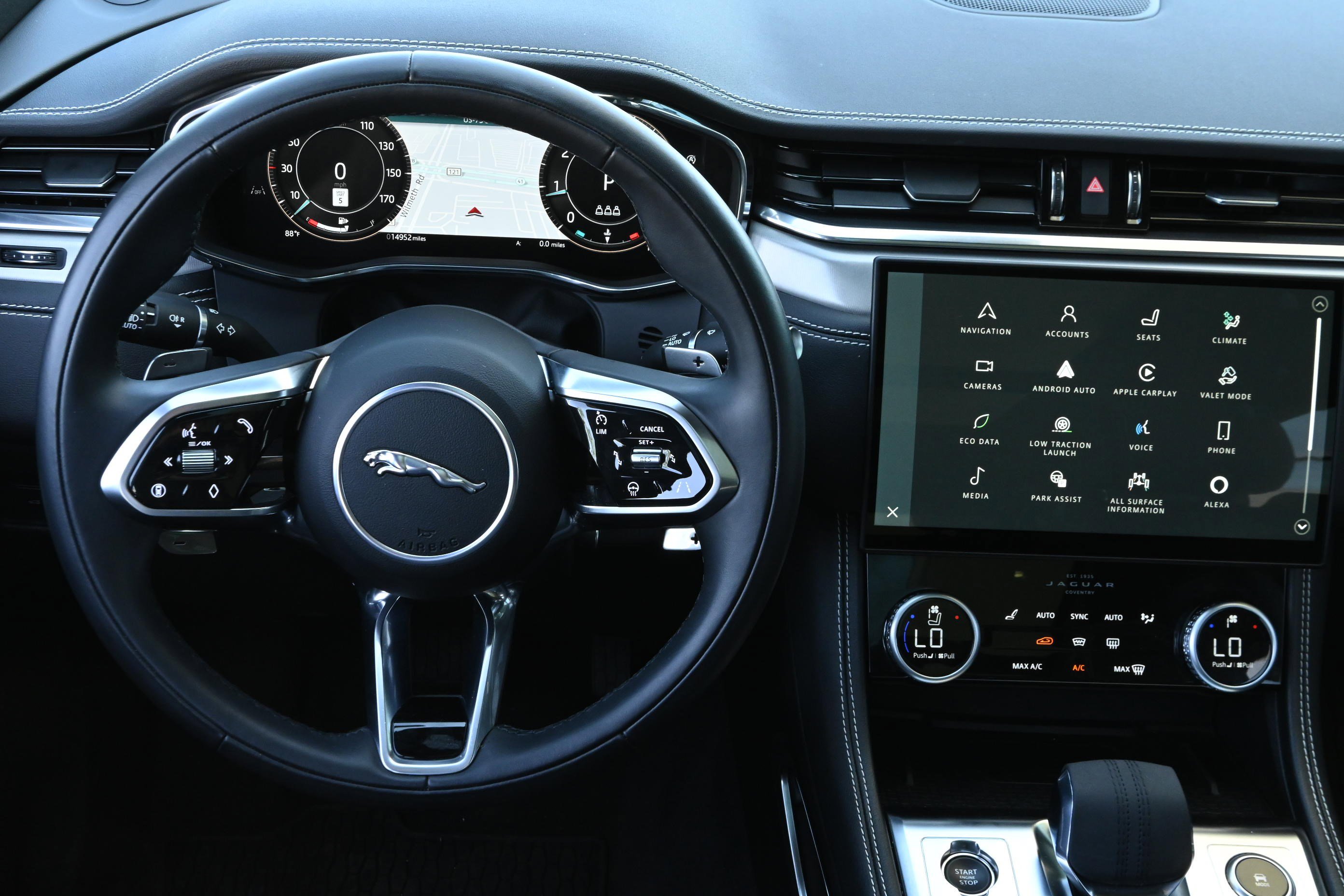 Used 2025 Jaguar F-PACE R-Dynamic S image 15