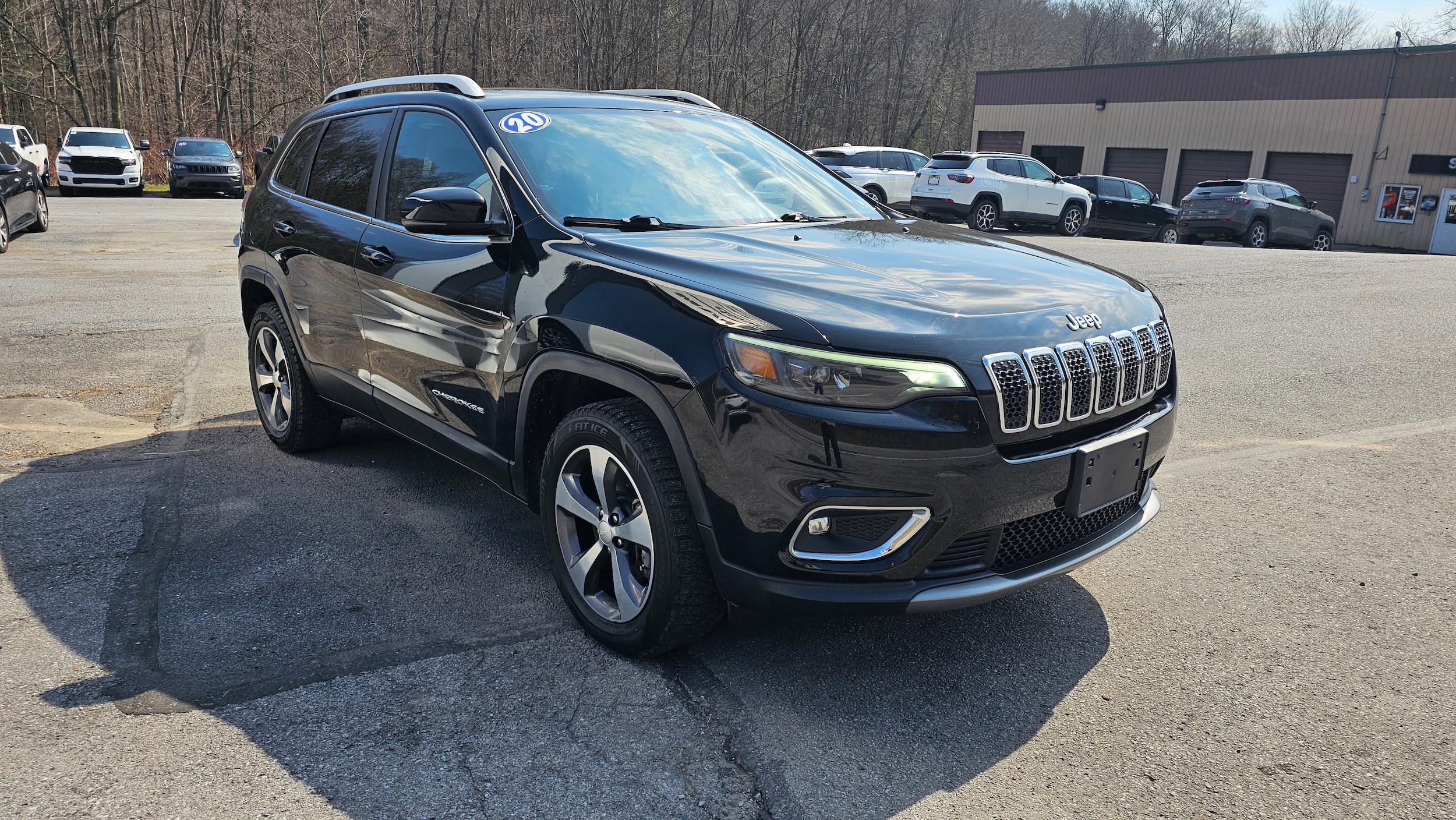 Used 2020 Jeep Cherokee Limited image 4
