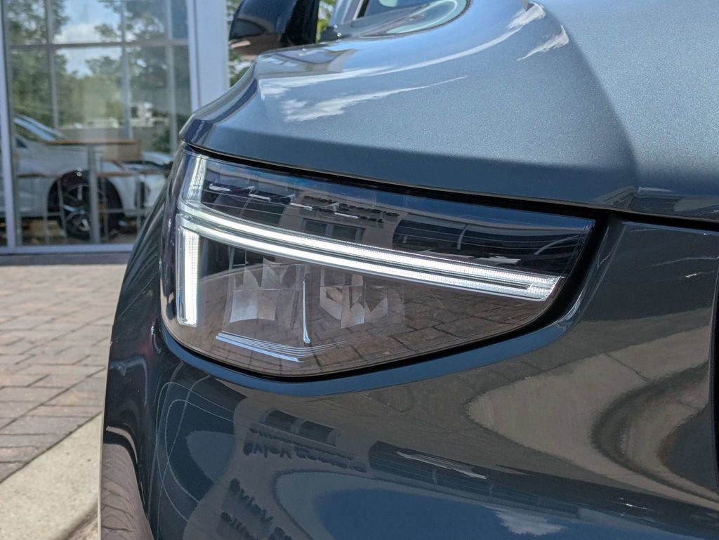 New 2026 Volvo XC40 B5 Core AWD/4WD image 10