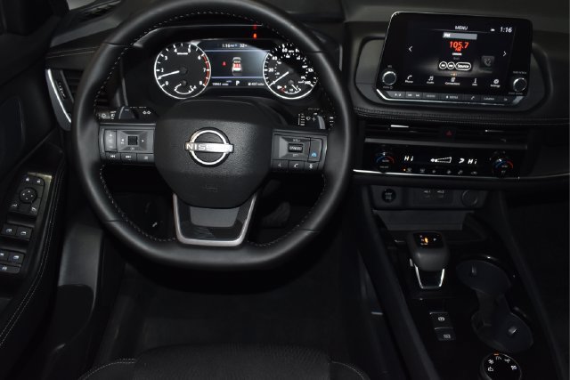 Used 2025 Nissan Rogue SV AWD/4WD image 35