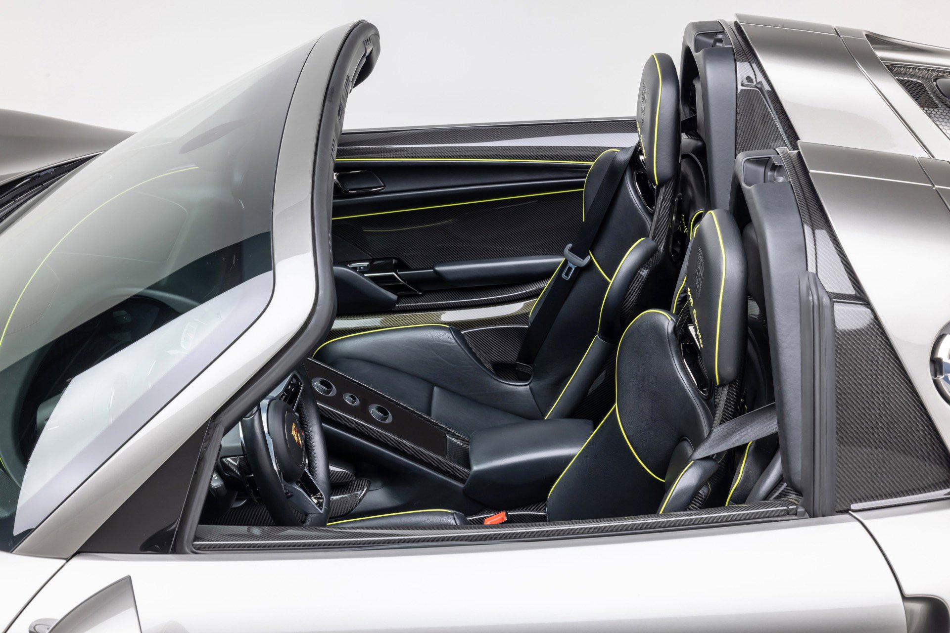 Used 2015 Porsche 918 Spyder AWD/4WD image 27