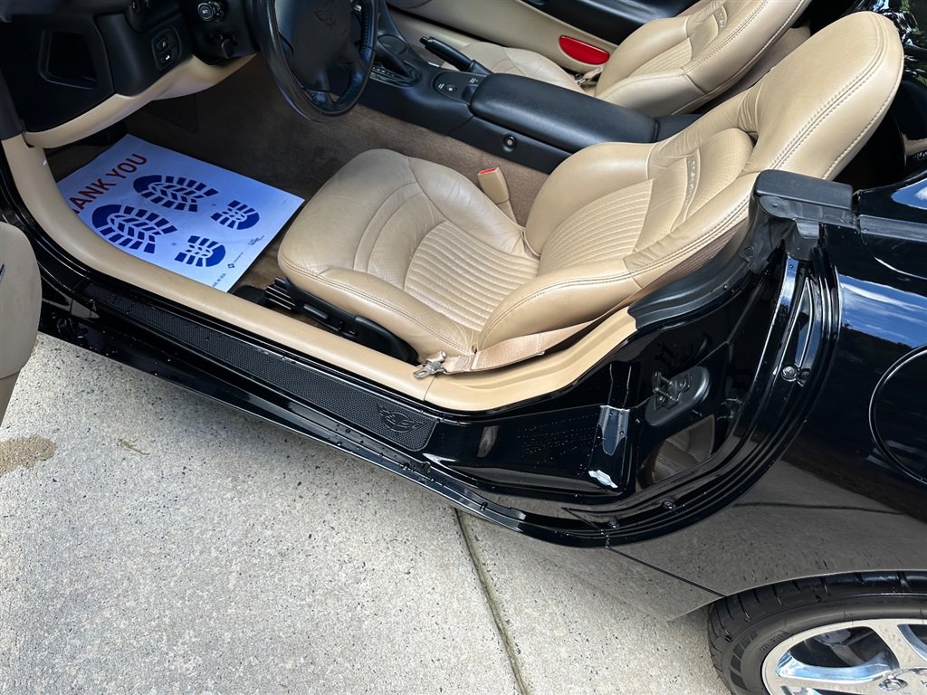 Used 2004 Chevrolet Corvette Convertible w/ Preferred Equipment Group image 35