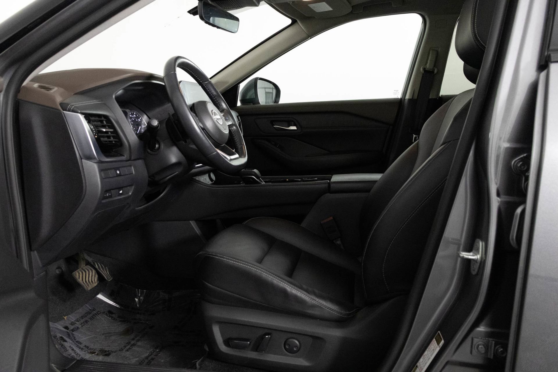 Used 2023 Nissan Rogue SL w/ SL Premium Package image 19