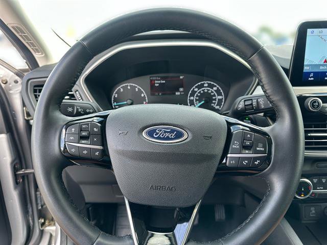 Used 2022 Ford Escape SEL image 11