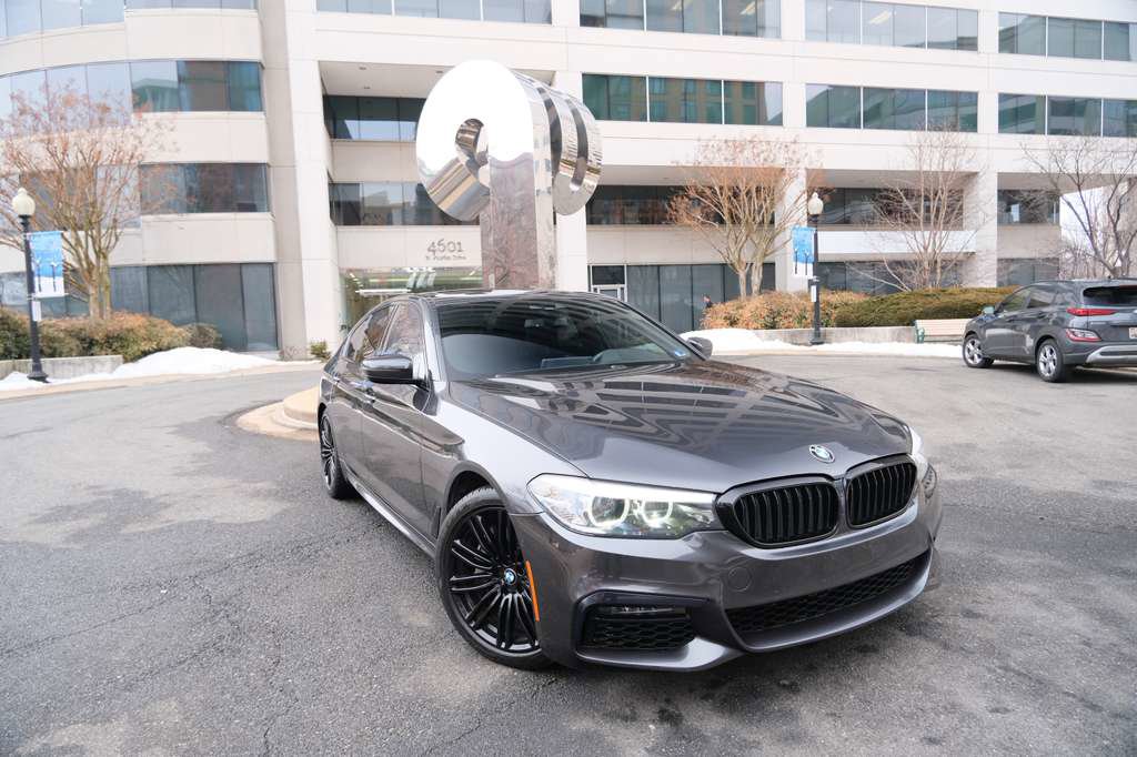 Used 2020 BMW 540i xDrive xDrive M SPORT LINE w/ M Sport Package AWD/4WD image 2