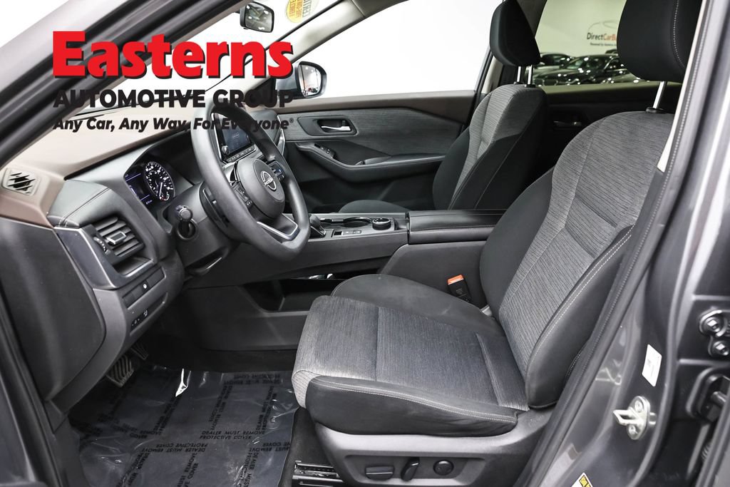 Used 2023 Nissan Rogue SV AWD/4WD image 13