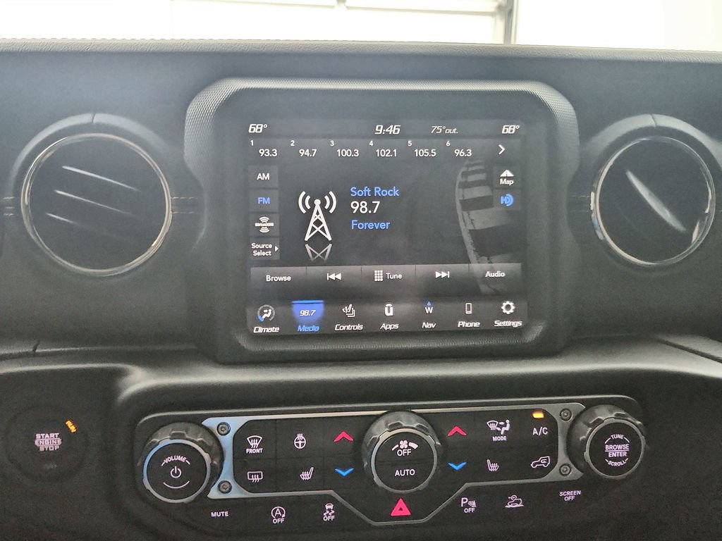 Certified 2023 Jeep Gladiator Overland AWD/4WD image 26