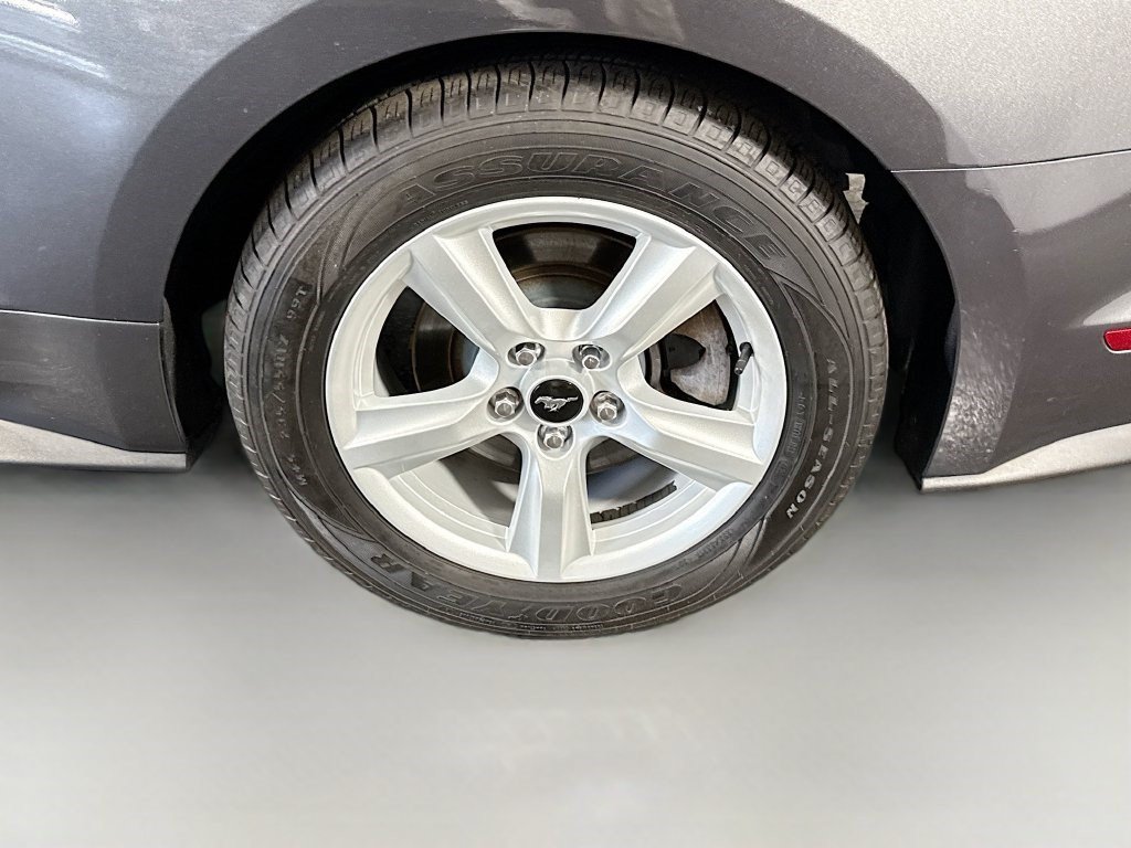 Used 2018 Ford Mustang Coupe RWD image 17