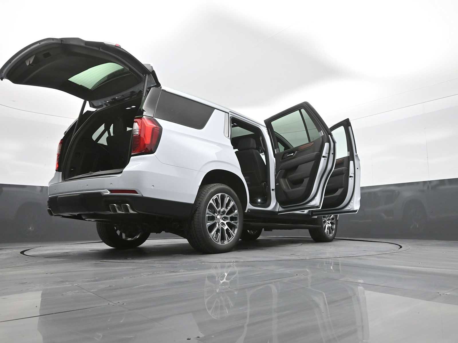 New 2026 GMC Yukon Denali w/ Sun & Power Step Package AWD/4WD image 50