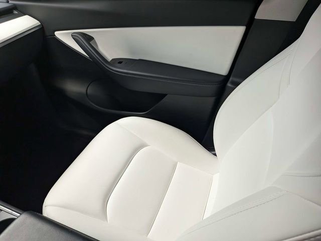 Used 2022 Tesla Model Y Performance image 8