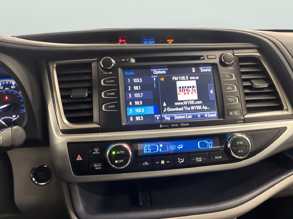 Used 2019 Toyota Highlander XLE AWD/4WD image 10
