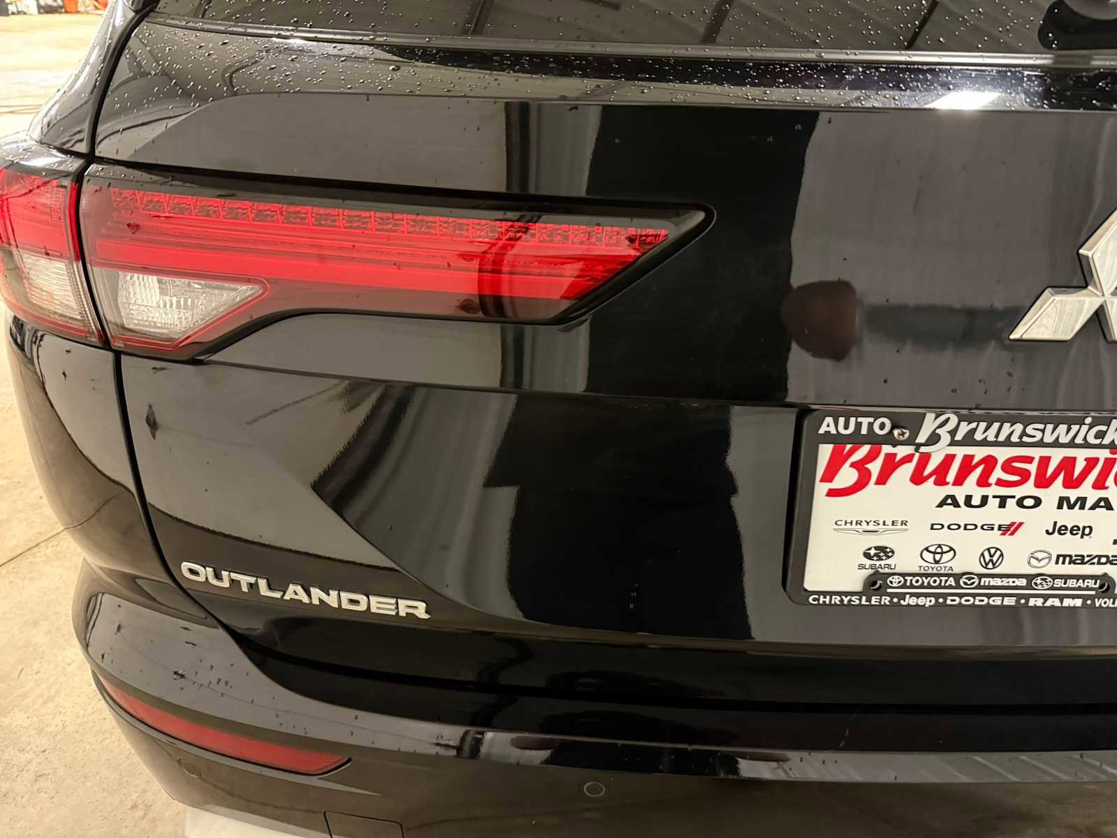 Used 2024 Mitsubishi Outlander SE AWD/4WD image 17