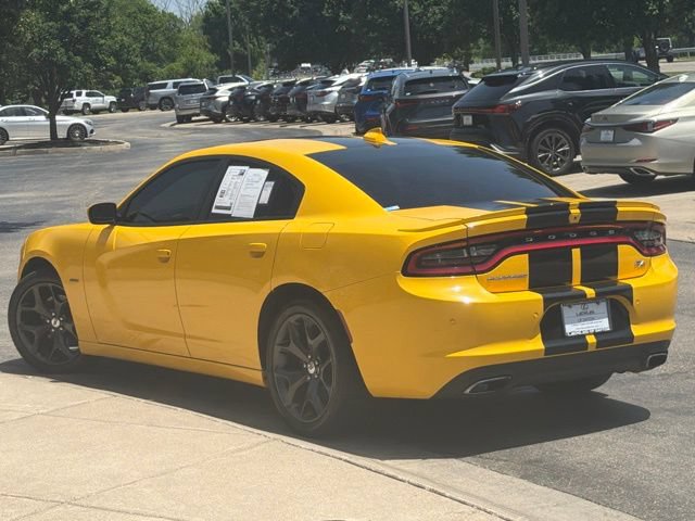 Used 2017 Dodge Charger R/T w/ Plus Group RWD image 5