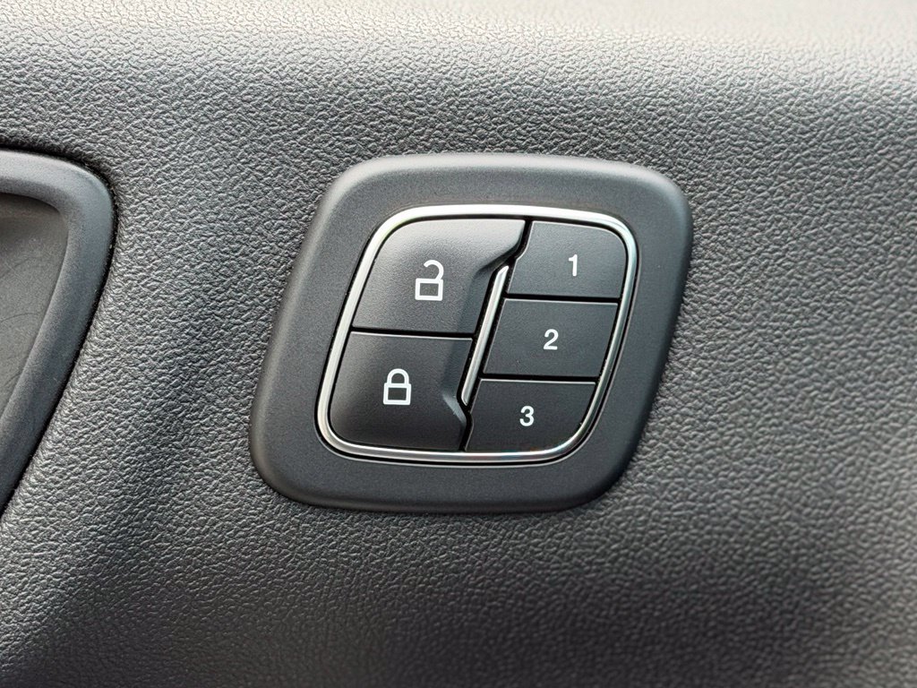 Used 2022 Ford Escape Titanium AWD/4WD image 20