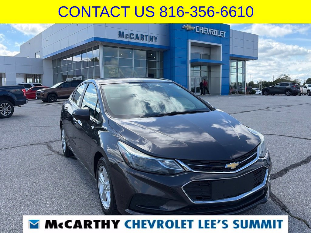 Used 2017 Chevrolet Cruze LT FWD image 1