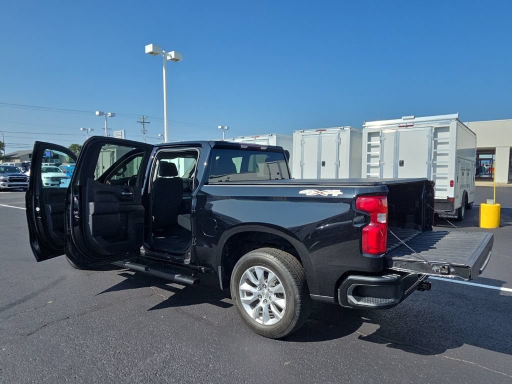 Used 2020 Chevrolet Silverado 1500 Custom w/ Custom Value Package AWD/4WD image 13