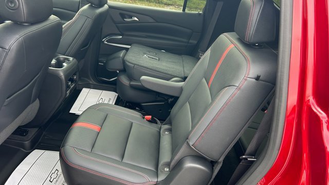 Certified 2024 Chevrolet Traverse RS image 37