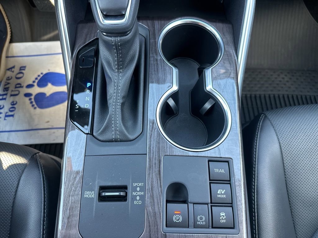 Certified 2025 Toyota Highlander Limited AWD/4WD image 23