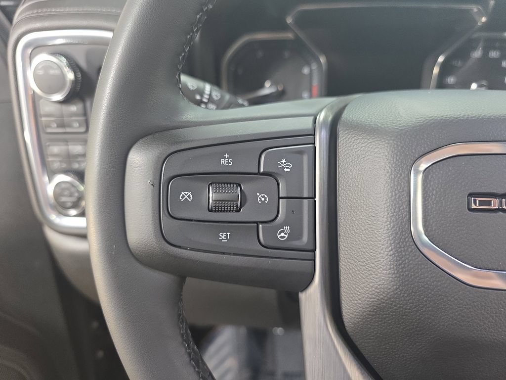 Used 2023 GMC Sierra 2500 Denali w/ Denali Black Diamond Edition AWD/4WD image 16