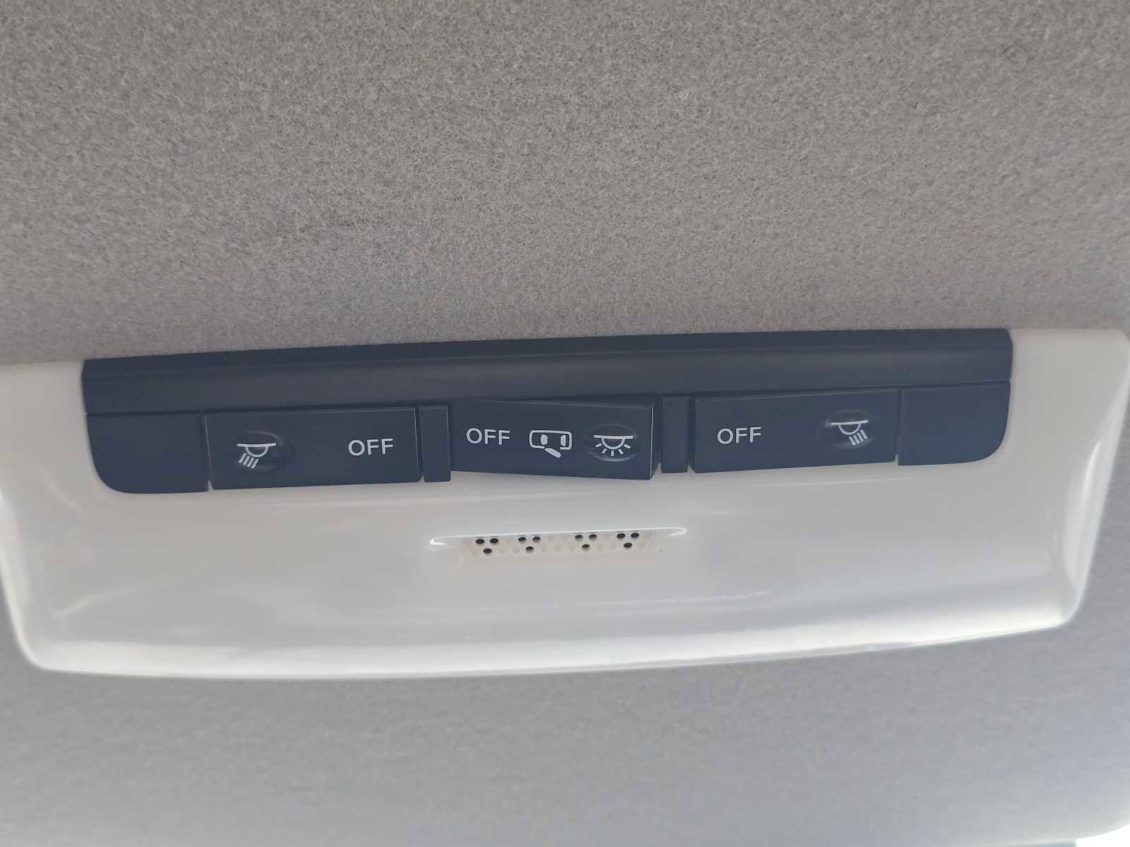 Used 2022 Nissan Versa SV w/ Trunk Package FWD image 30