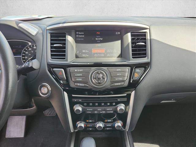 Used 2017 Nissan Pathfinder SV AWD/4WD image 16