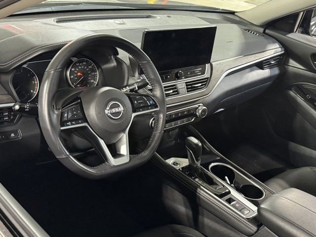 Used 2023 Nissan Altima 2.5 SV w/ SV Premium Package image 16