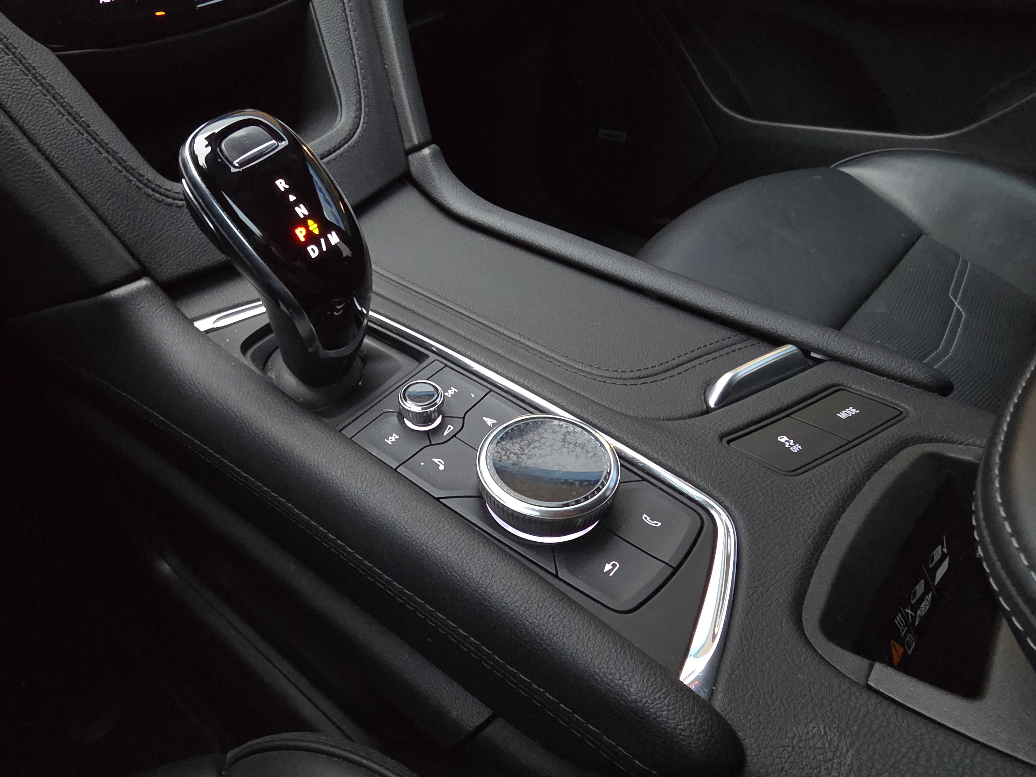 Used 2023 Cadillac XT6 Sport w/ Platinum Package image 27