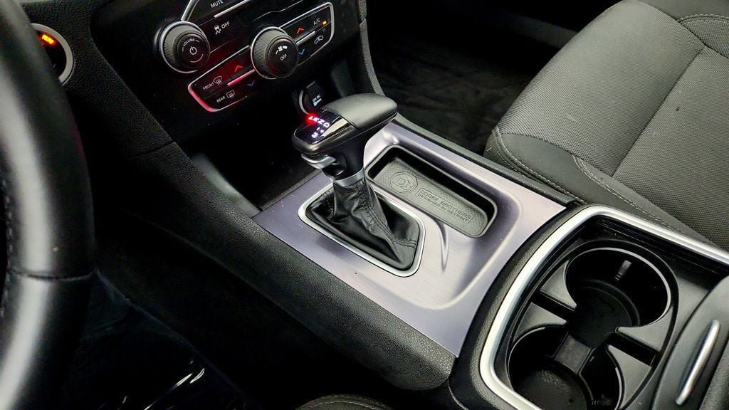 Used 2017 Dodge Charger SE w/ Popular Equipment Group RWD image 16