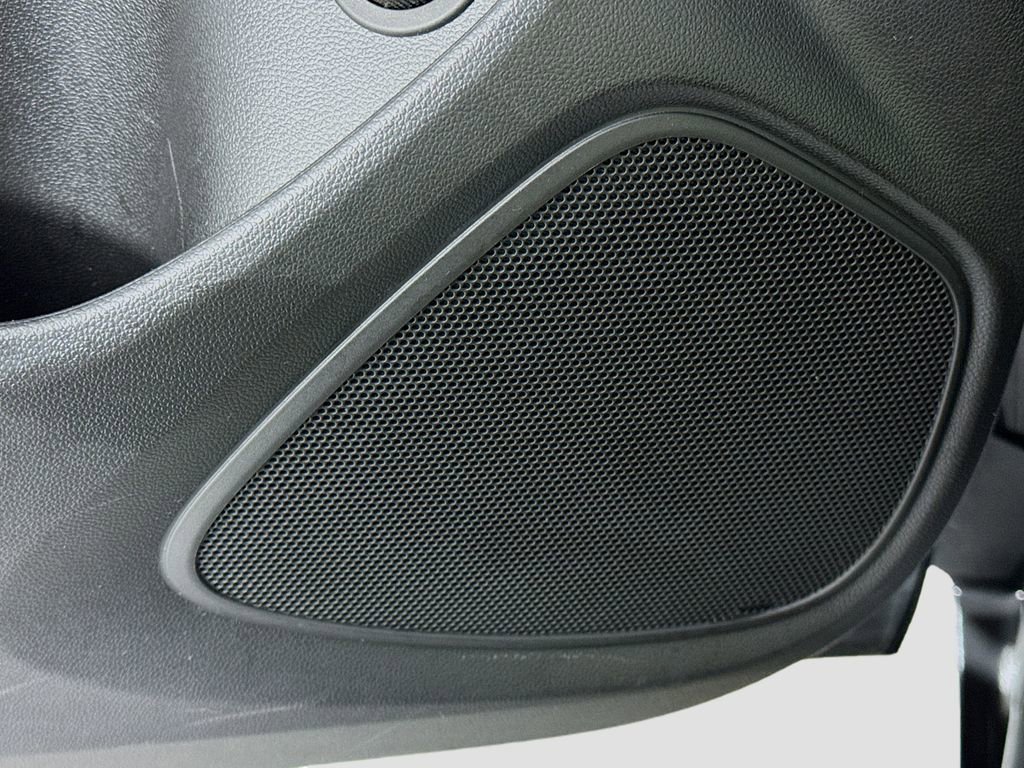 Used 2021 Buick Encore GX Select image 18