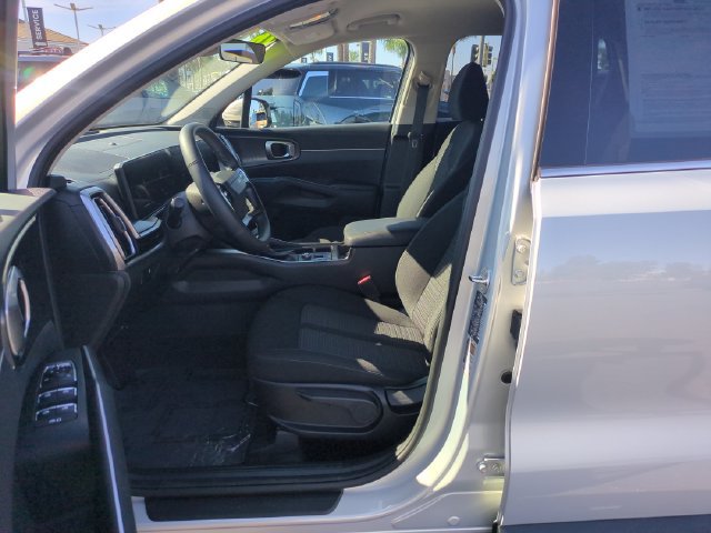 Certified 2026 Kia Sorento LX FWD image 15