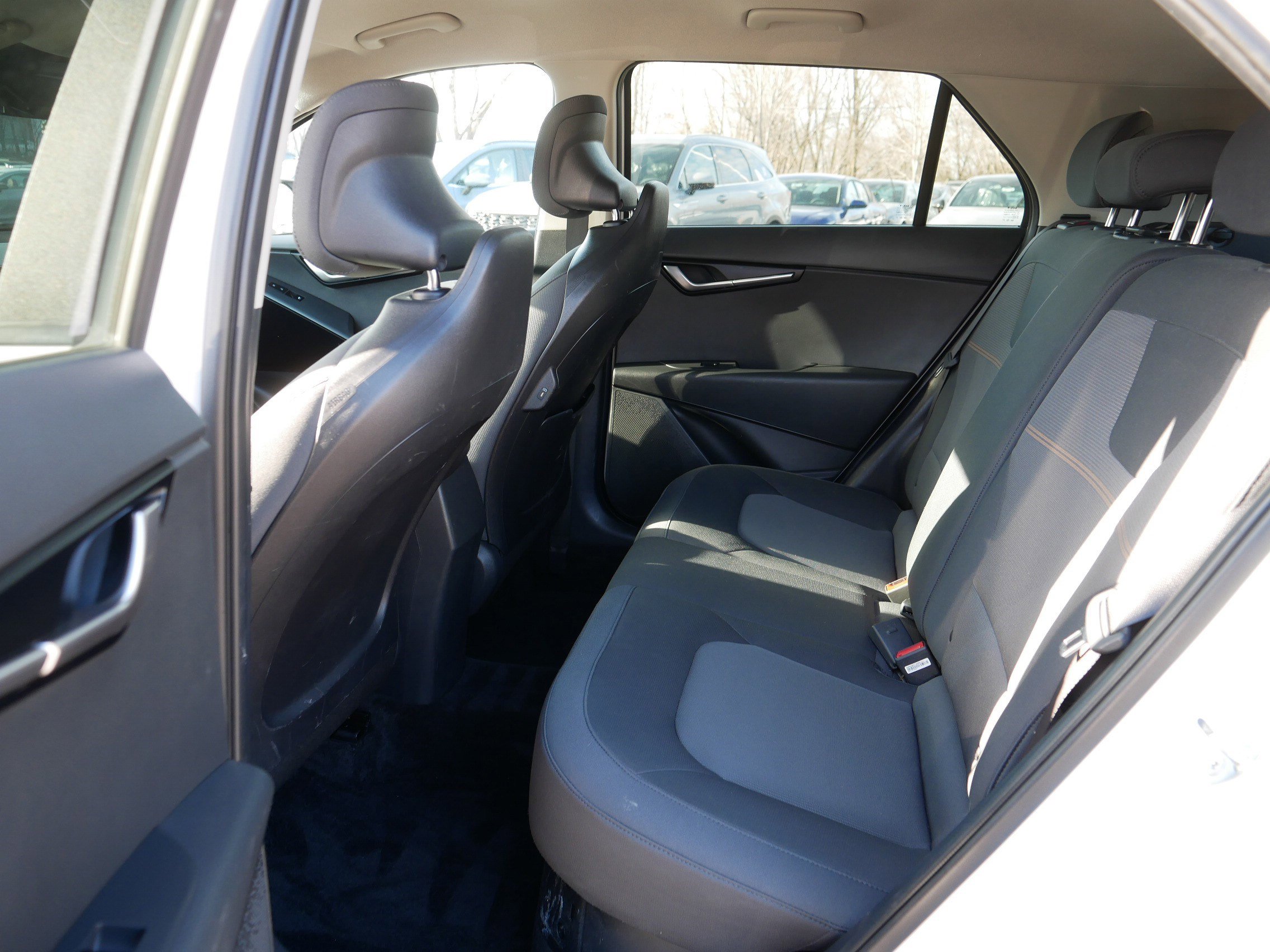 Certified 2024 Kia Niro LX image 35