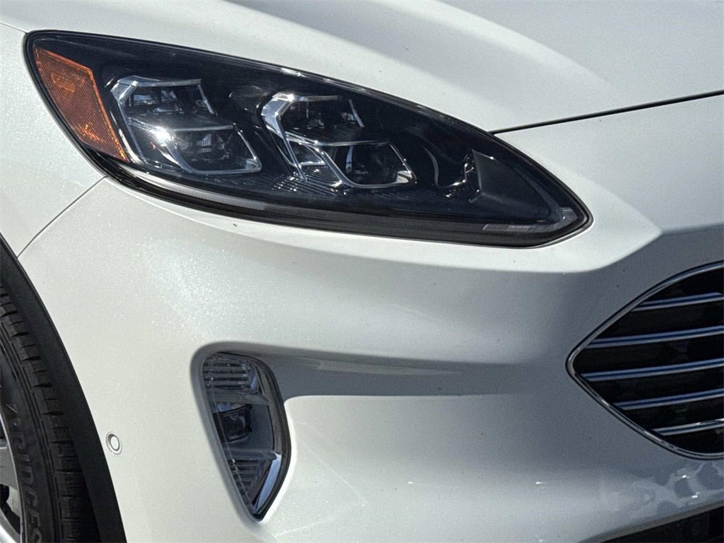 Used 2022 Ford Escape Titanium w/ Titanium Elite Package image 2