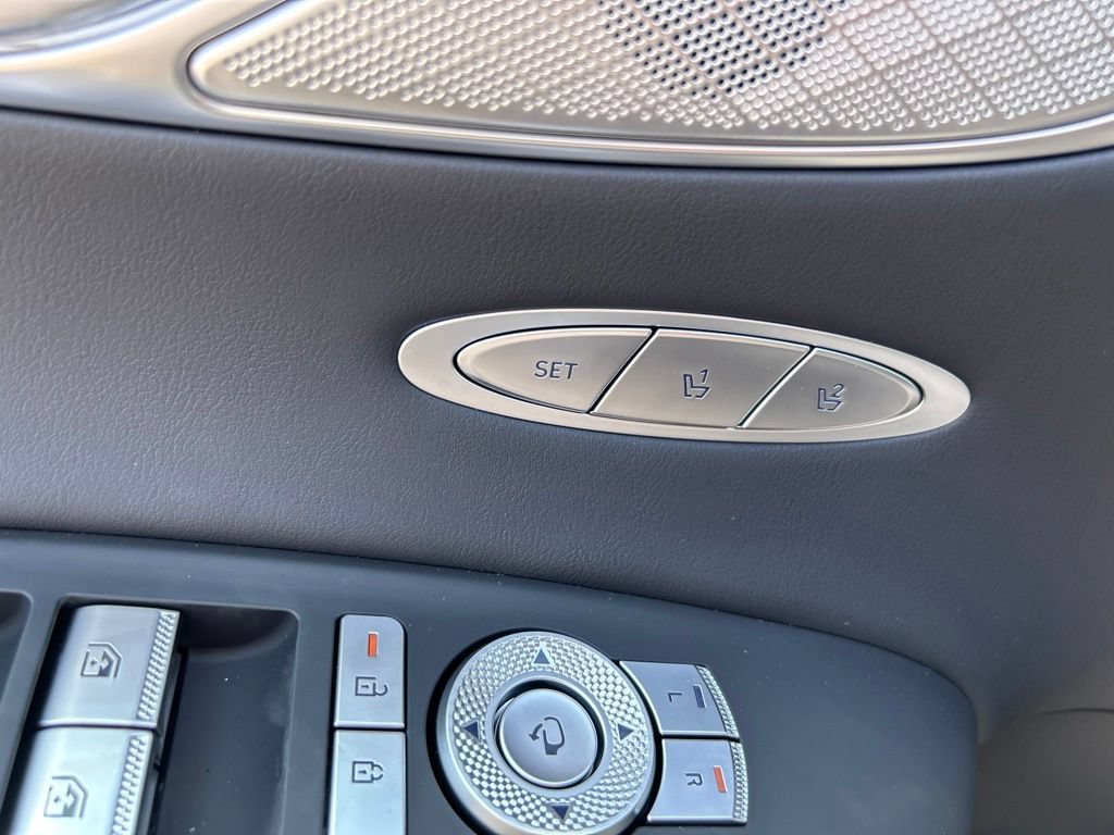 New 2027 Genesis GV70 2.5T Select AWD/4WD image 13