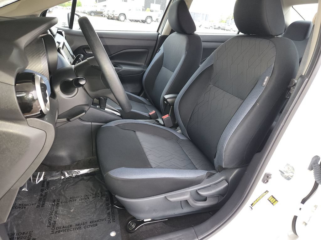 Used 2025 Nissan Versa SV FWD image 13