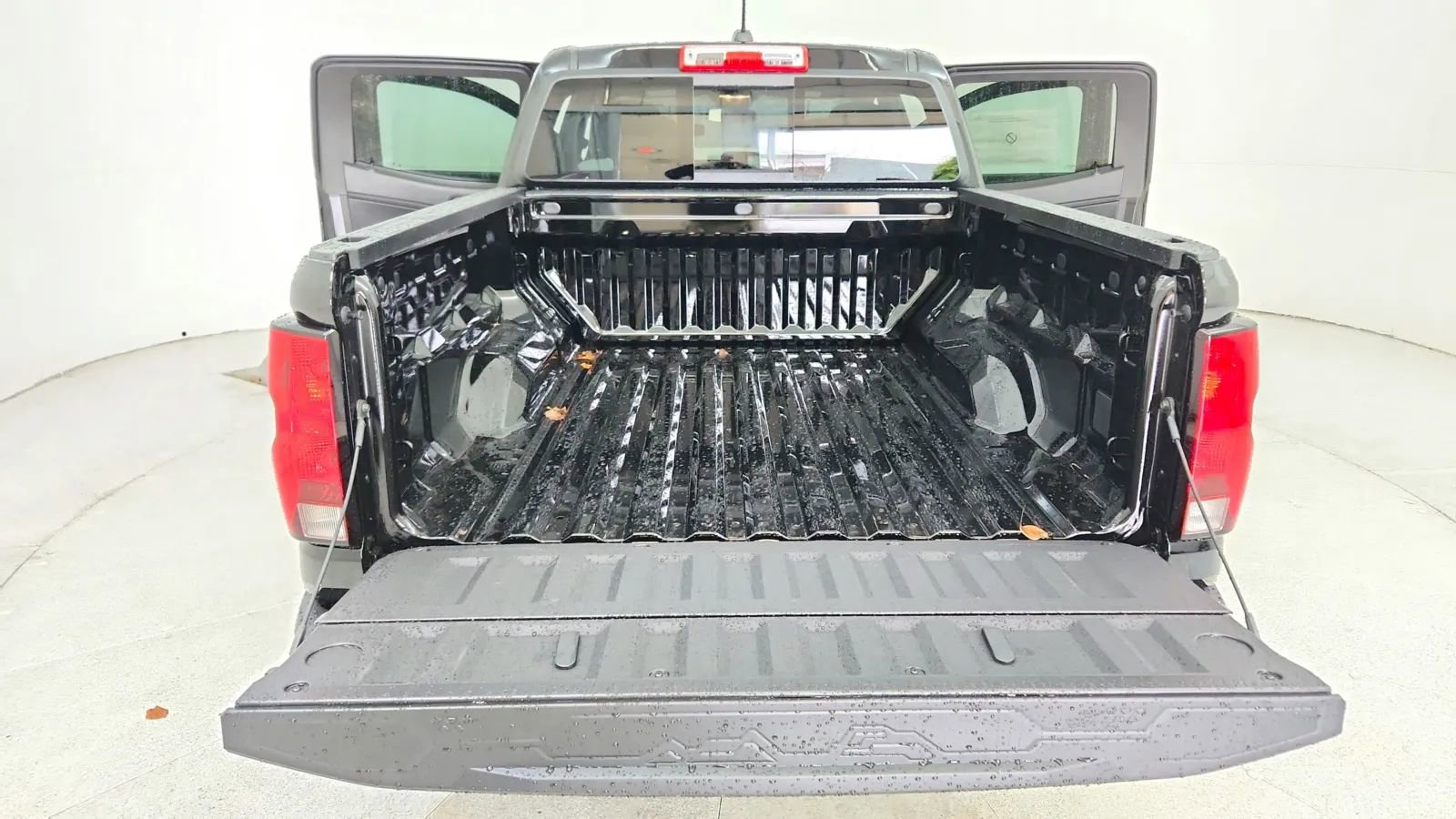 Used 2024 Chevrolet Colorado LT w/ LT Convenience Package image 31