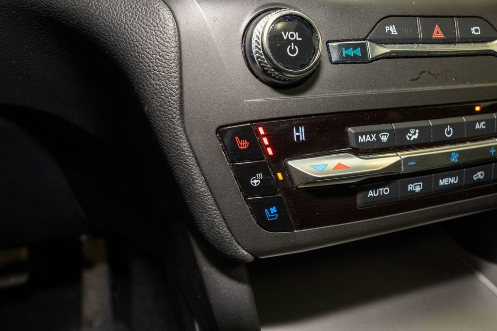 Used 2020 Ford Explorer Limited w/ Class III Trailer Tow Package image 17