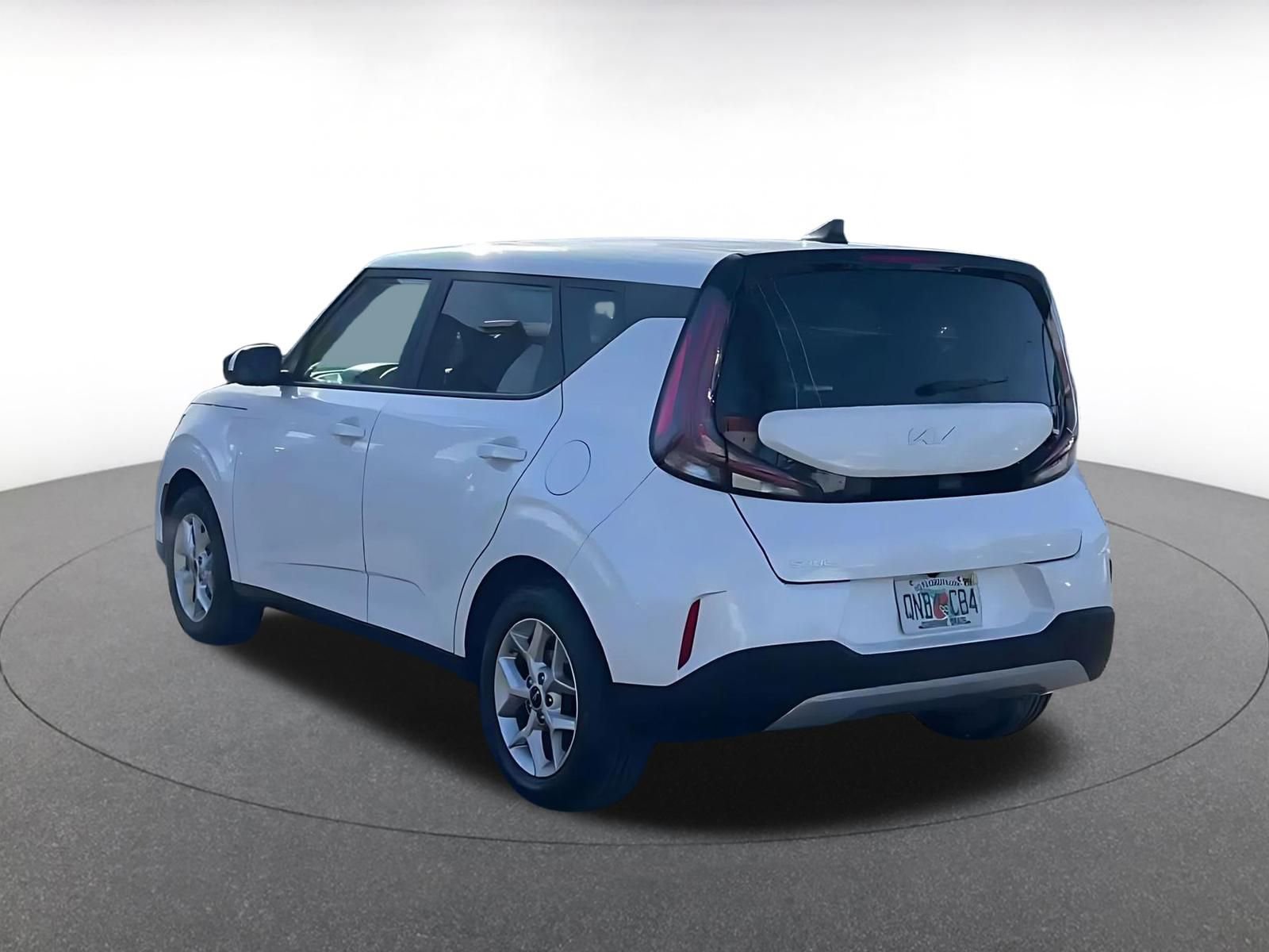 Used 2025 Kia Soul LX w/ LX Technology Package image 11