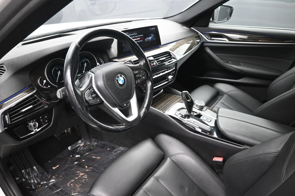 Used 2019 BMW 530e xDrive w/ Convenience Package AWD/4WD image 21