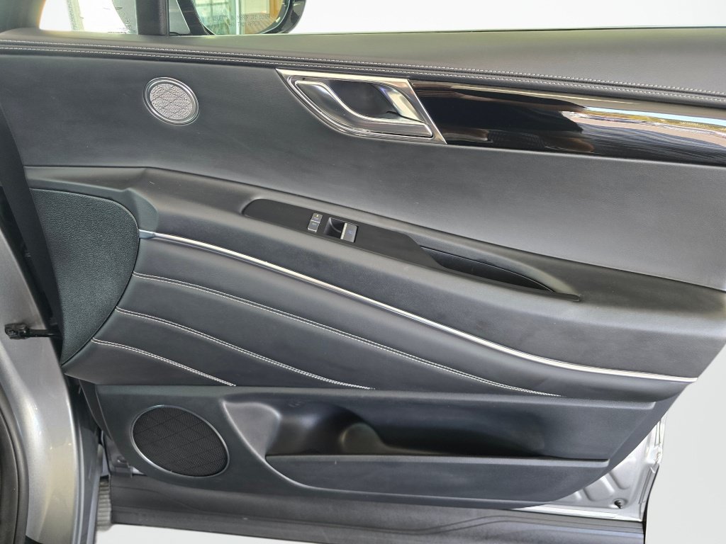 Used 2025 Genesis GV80 2.5T Standard AWD/4WD image 34