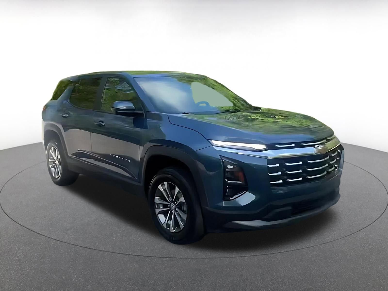 Used 2025 Chevrolet Equinox LT image 3