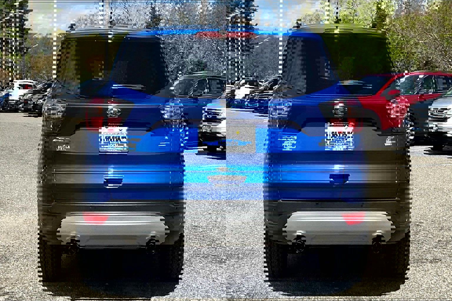 Used 2017 Ford Escape SE w/ Equipment Group 201A image 4