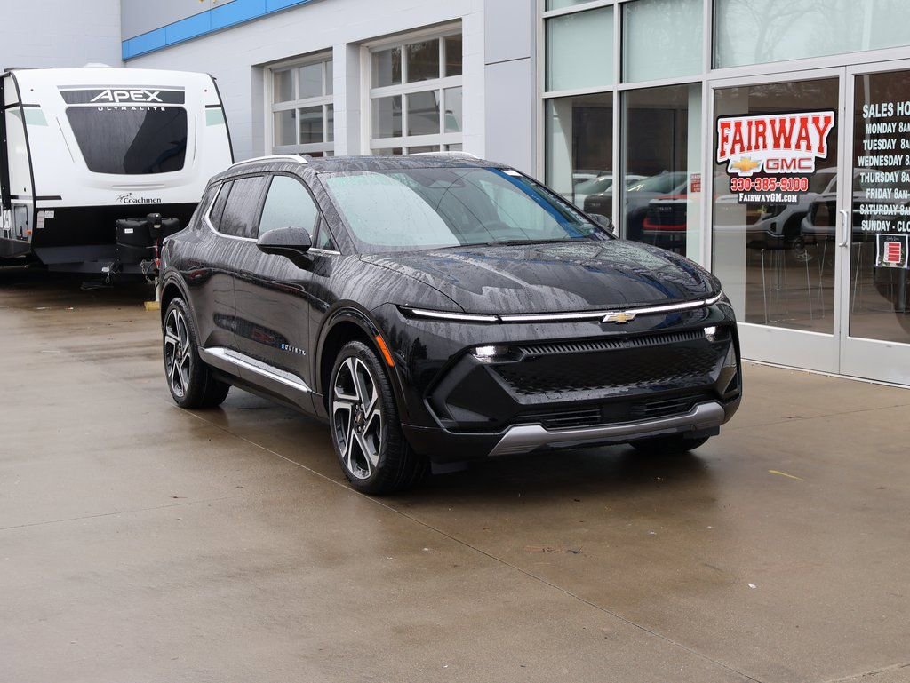 New 2026 Chevrolet Equinox EV LT image 2