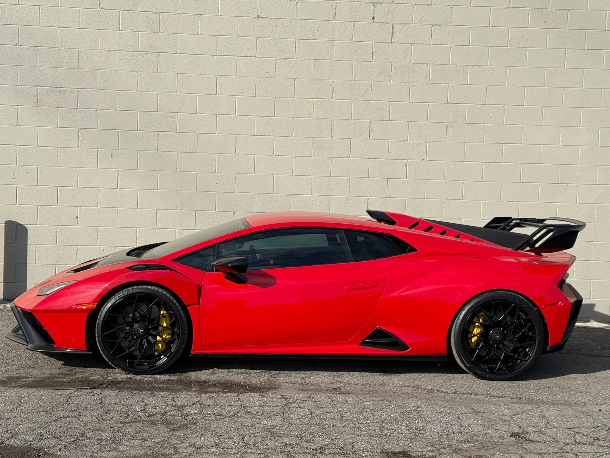 Used 2022 Lamborghini Huracan STO image 5