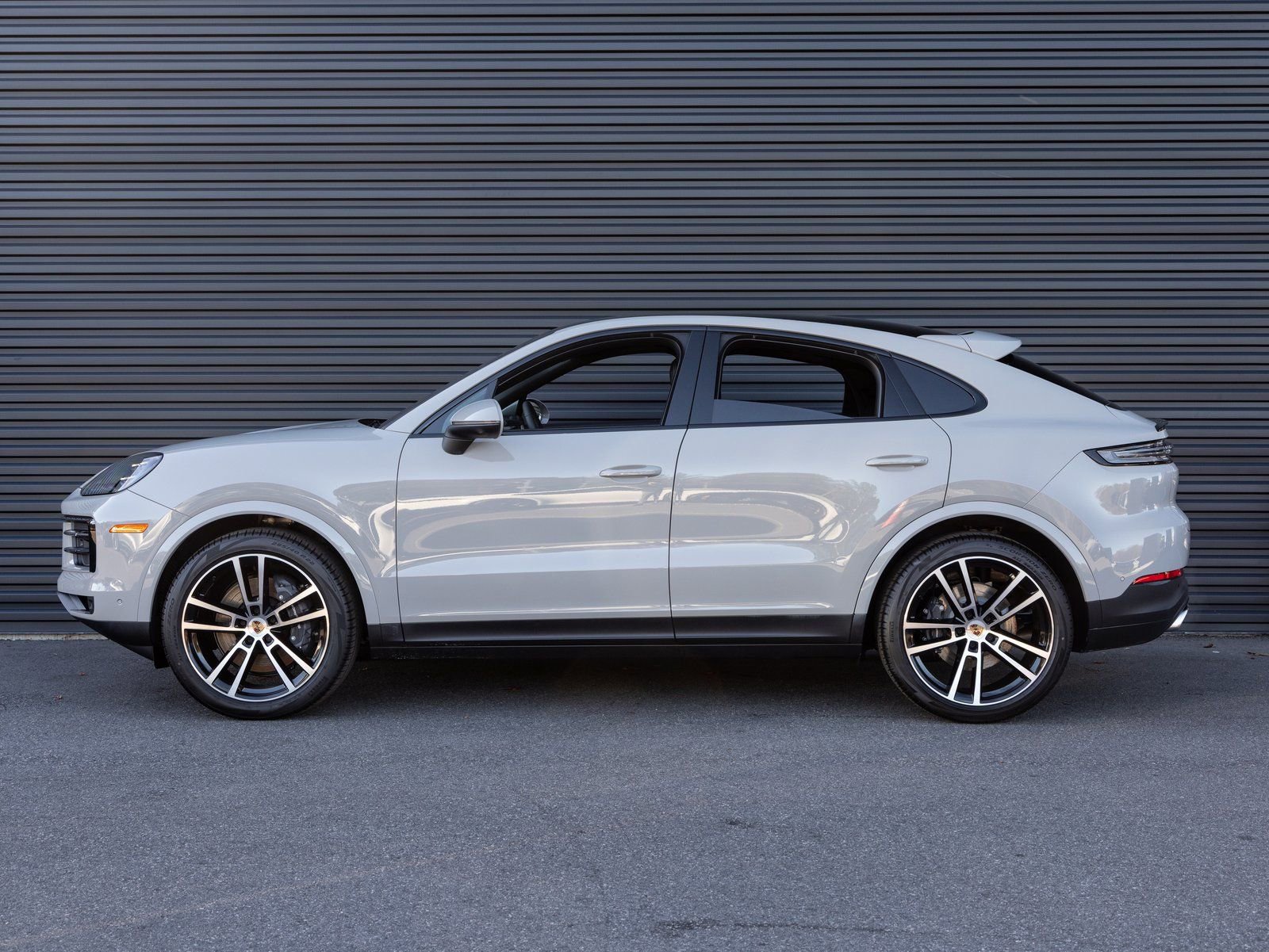 New 2026 Porsche Cayenne Coupe image 2