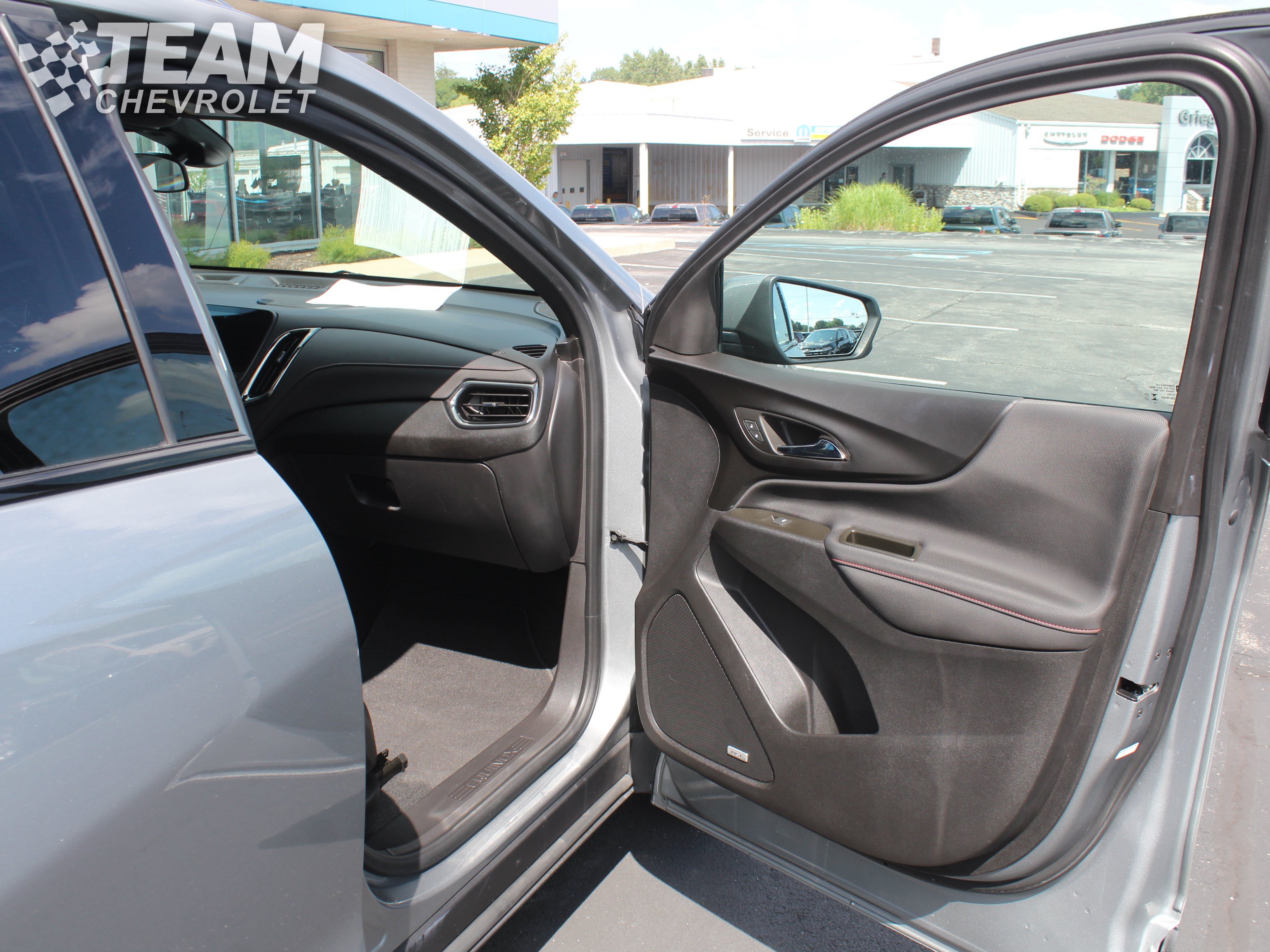 Used 2024 Chevrolet Equinox RS w/ RS Leather Package AWD/4WD image 26