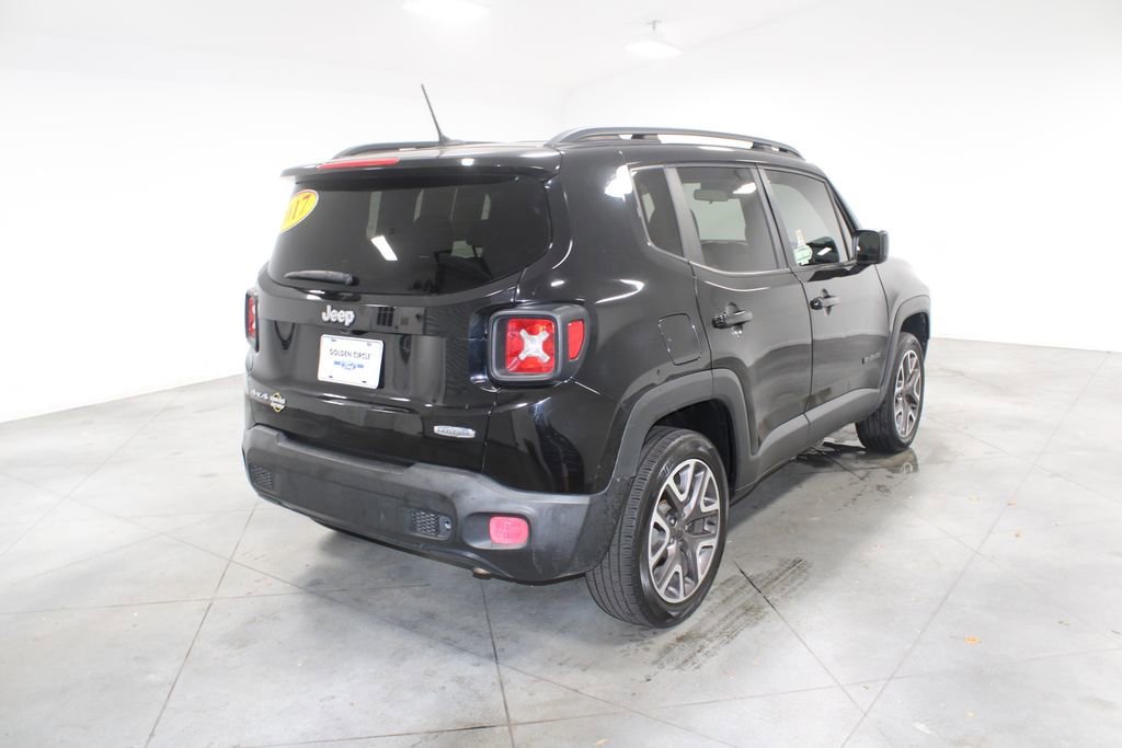 Used 2017 Jeep Renegade Latitude w/ Cold Weather Group image 9