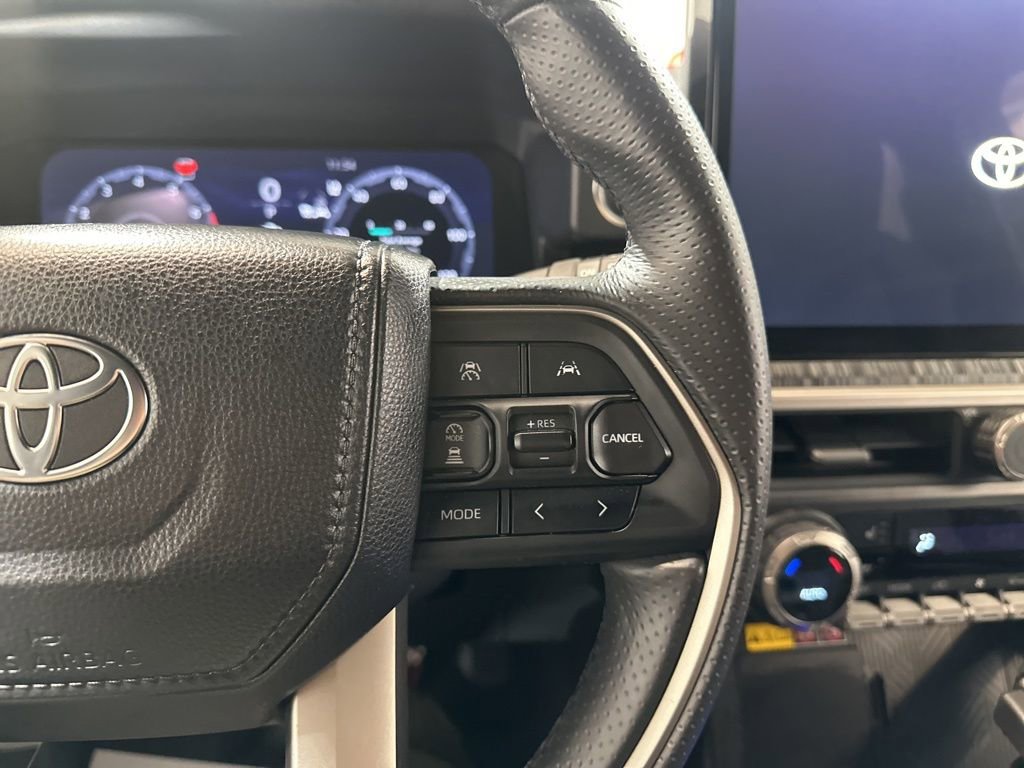 Used 2025 Toyota 4Runner 4WD image 25