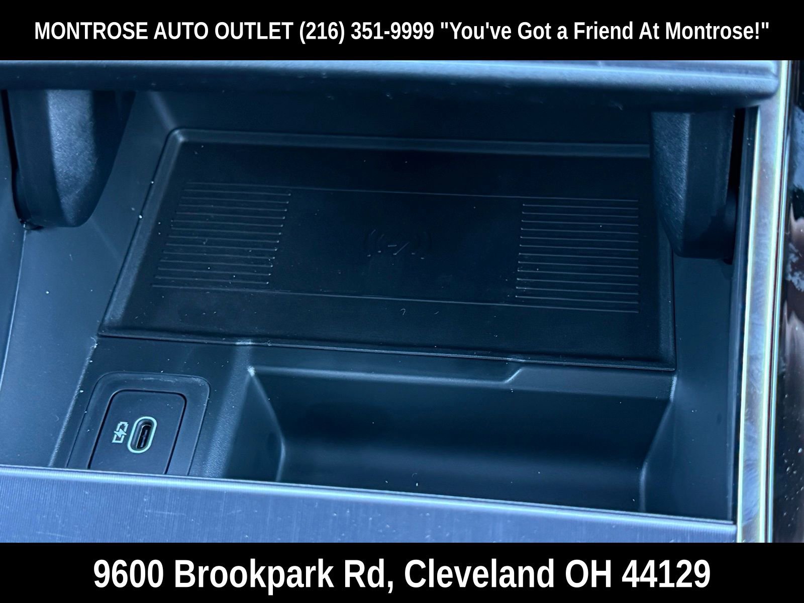 New 2026 Land Rover Range Rover Velar Dynamic SE image 23