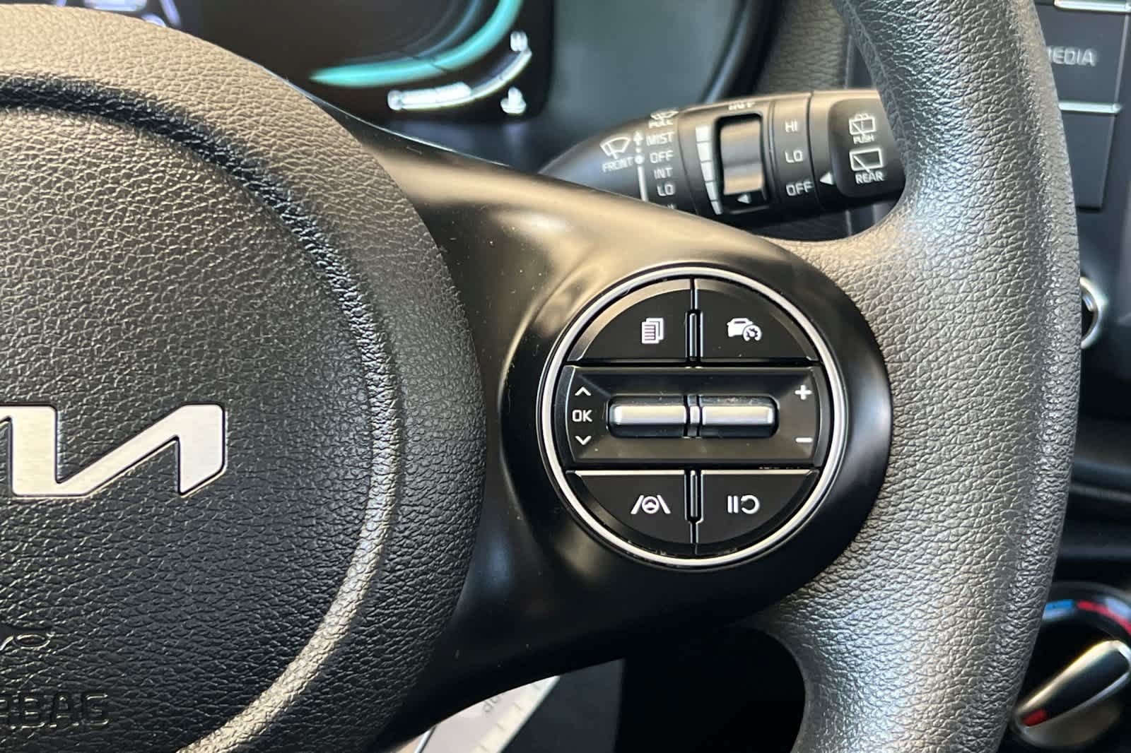 Used 2023 Kia Soul LX w/ LX Technology Package FWD image 25