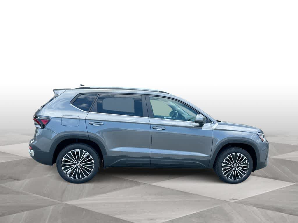 New 2026 Volkswagen Taos SE FWD image 9